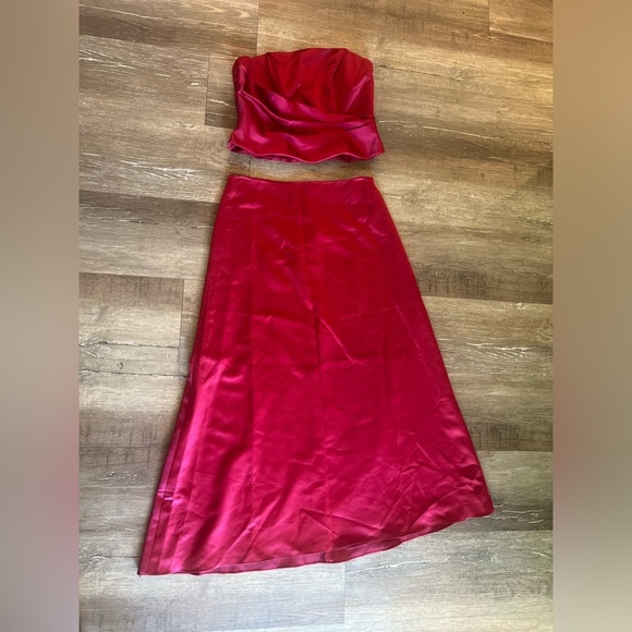 Alexia Designs Size 18 strapless Two Piece Gown Set
- Picture 12 of 13